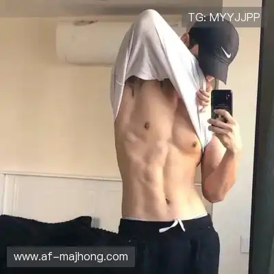 劳麟非